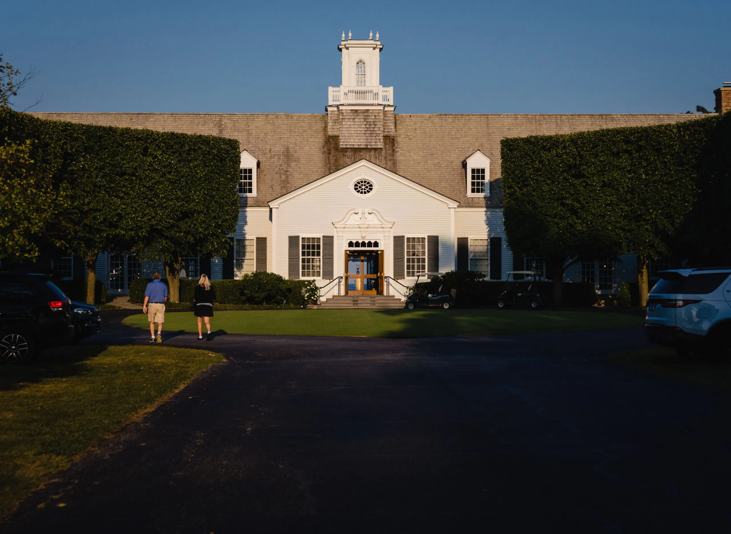 exterior twilight view of Shoreacres golf club